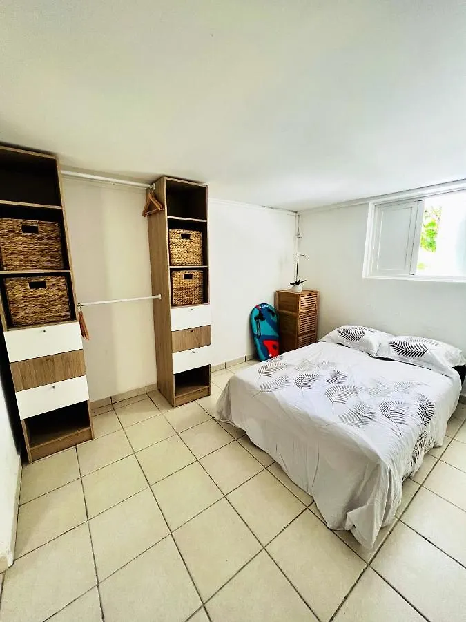 アパート Appartement Charmant A Petit Bourg / 73 M² / Vue Sur Jardin