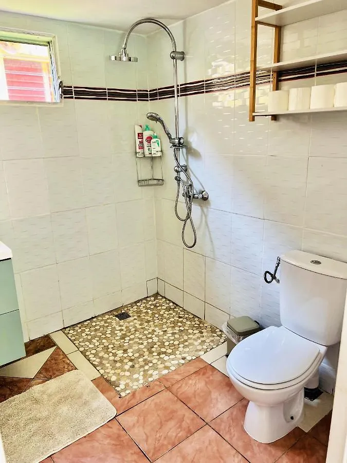 アパート Appartement Charmant A Petit Bourg / 73 M² / Vue Sur Jardin